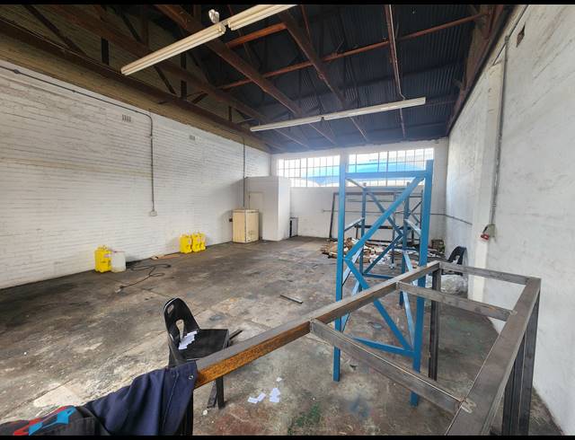 95M² WAREHOUSE TO LET IN WADEVILLE